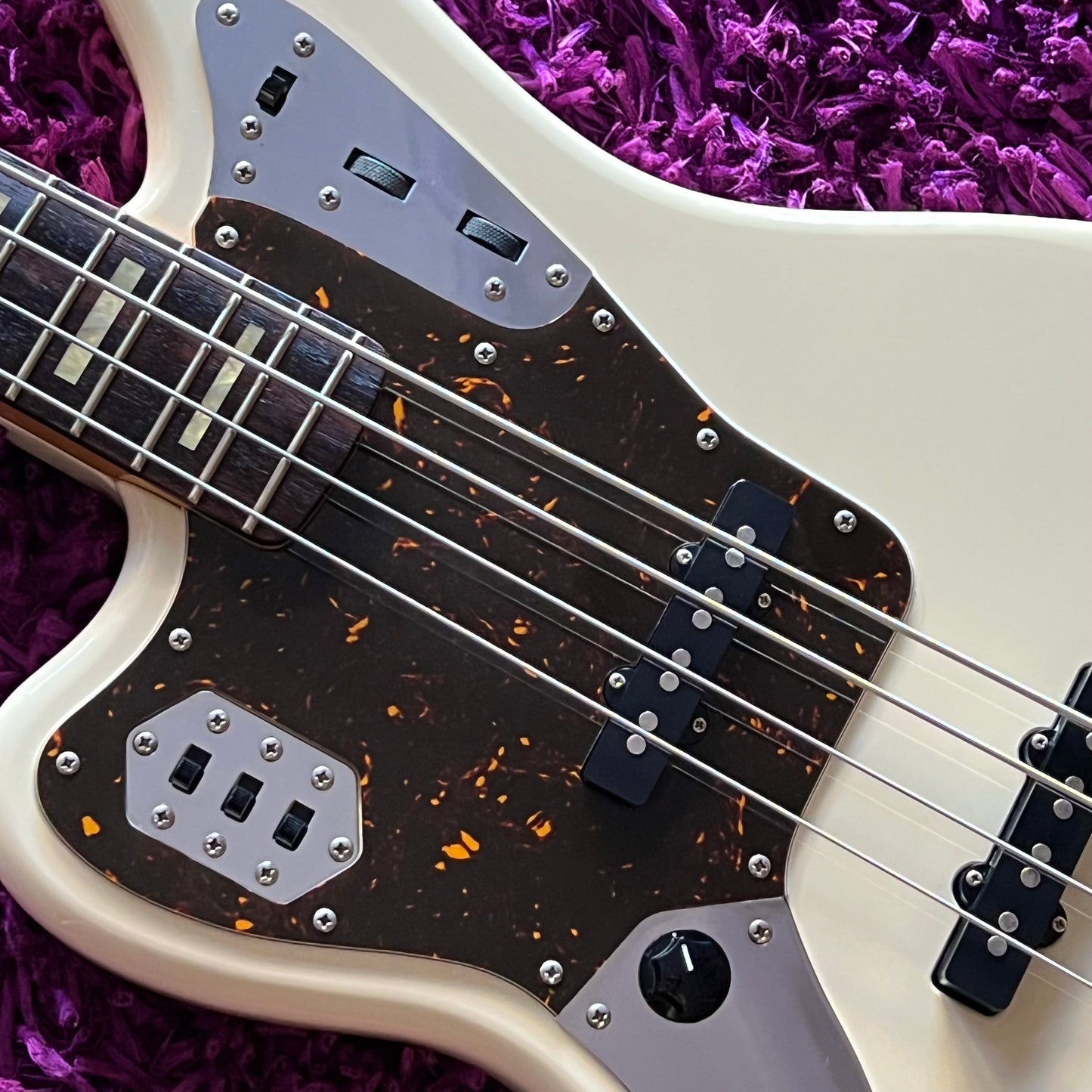 2010-11 Fender J-Craft JAB-LH Jaguar Bass Olympic White Left Handed (MIJ) (w/ Gig Bag)