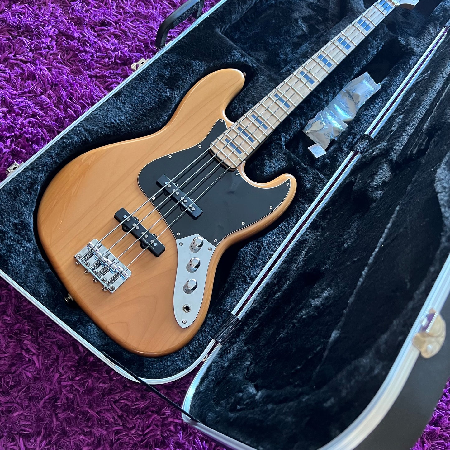 2009 Squier Classic Vibe '70s Jazz Bass Natural (w/ SKB Hardcase)
