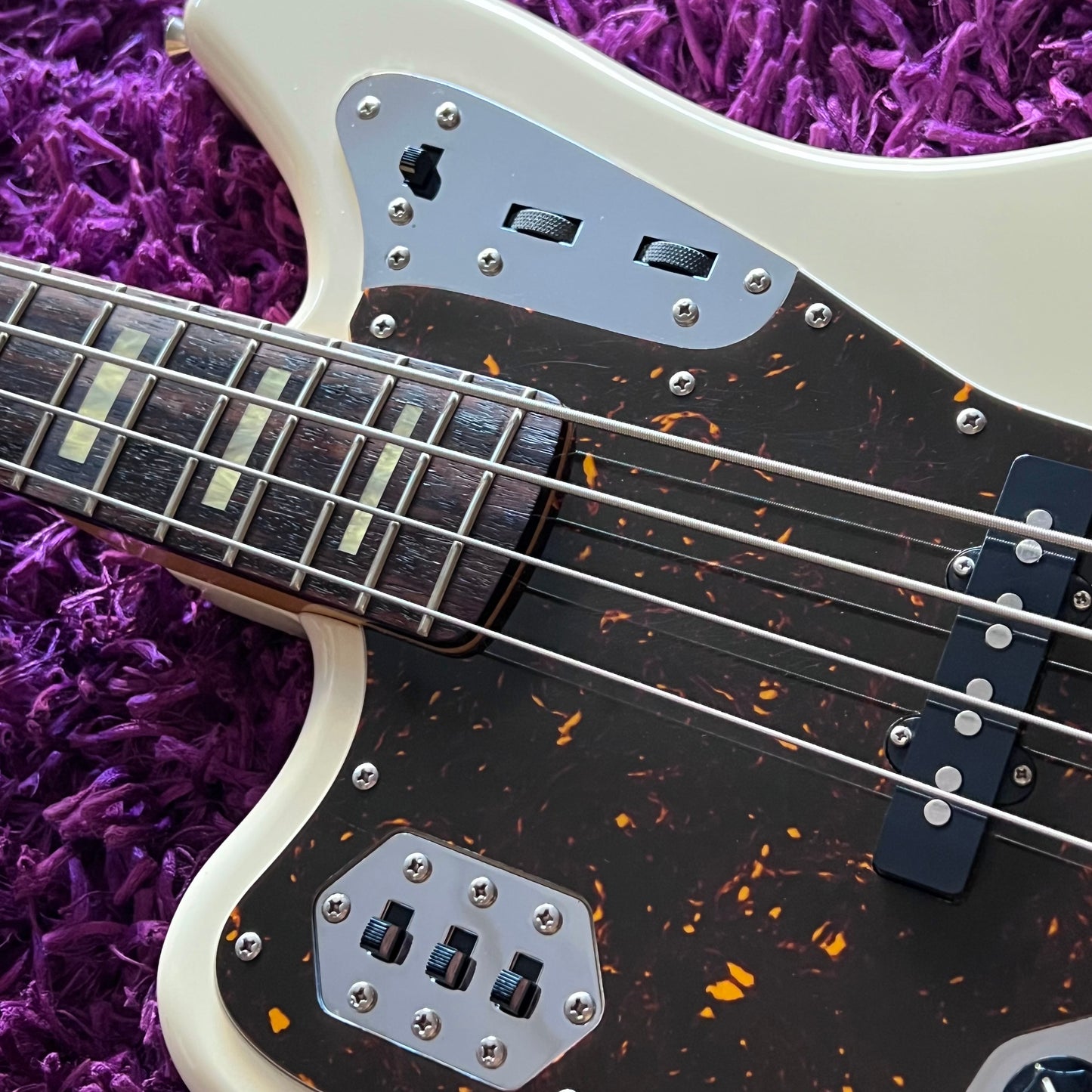 2010-11 Fender J-Craft JAB-LH Jaguar Bass Olympic White Left Handed (MIJ) (w/ Gig Bag)
