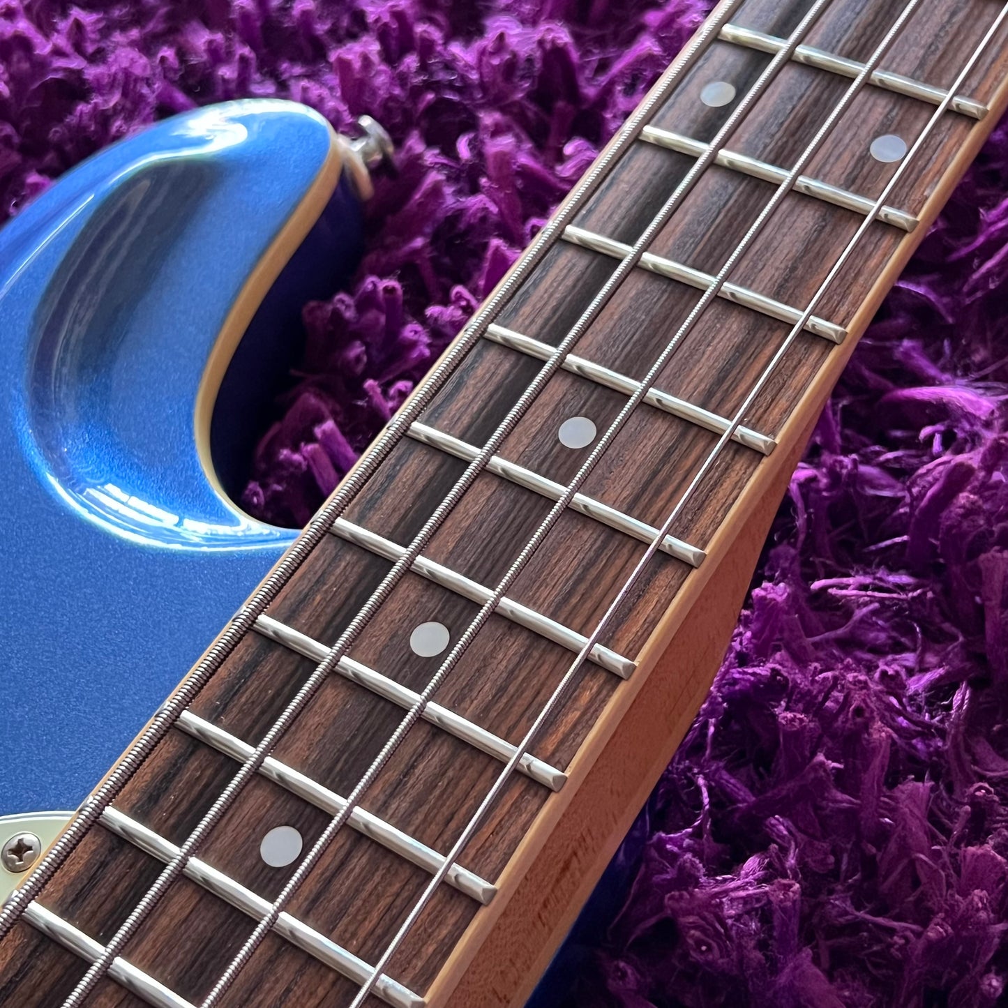 Aria VCM-Junior The Ventures Model VMB-75 Bass Guitar Metallic Blue (MIK)