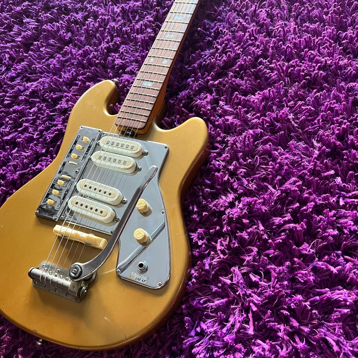 Early 1960s Guyatone LG-140T Electric Guitar (Rare Gold Nitro) (MIJ)