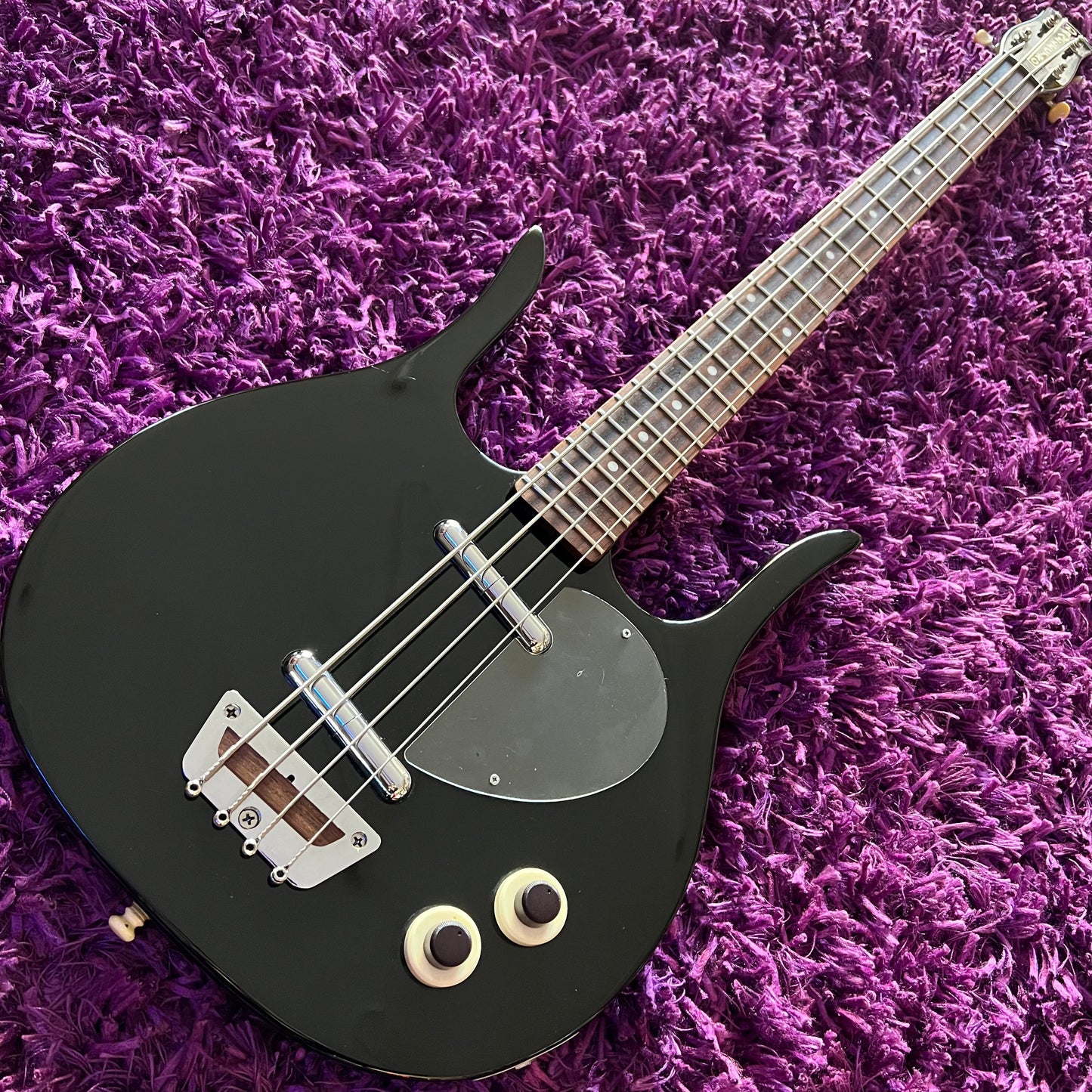 Danelectro Longhorn Bass Black Short Scale