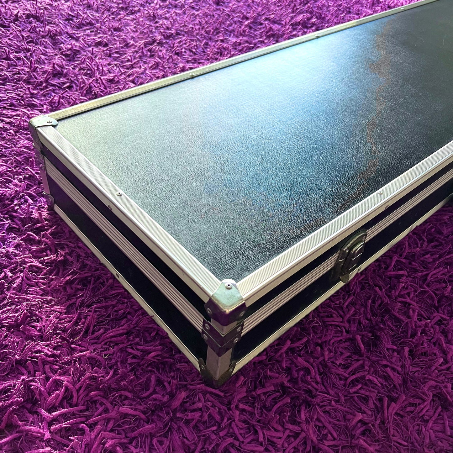 Yamaha DX7 Keyboard Synthesizer (w/ Road Case) (Made in Japan)