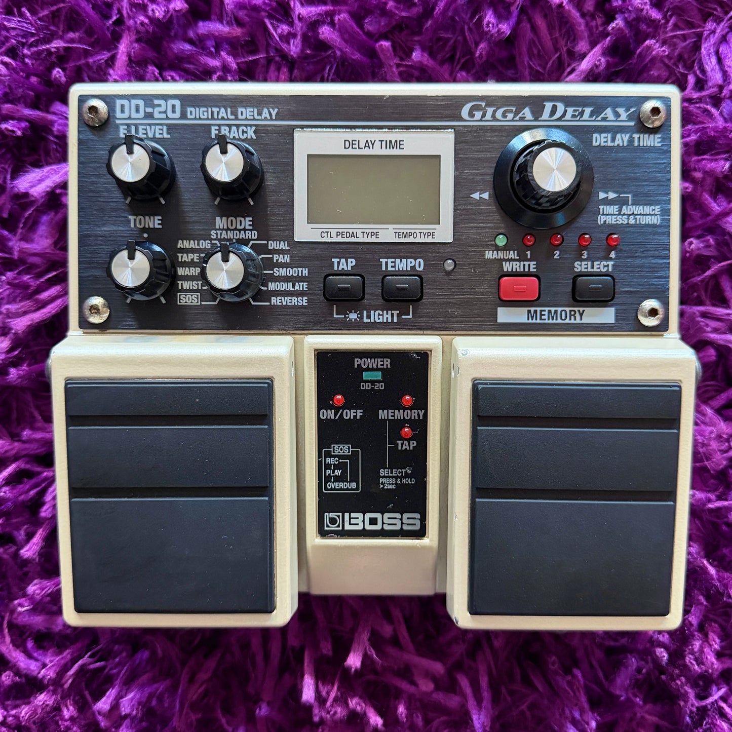 Boss DD-20 Giga Delay Twin-Pedal