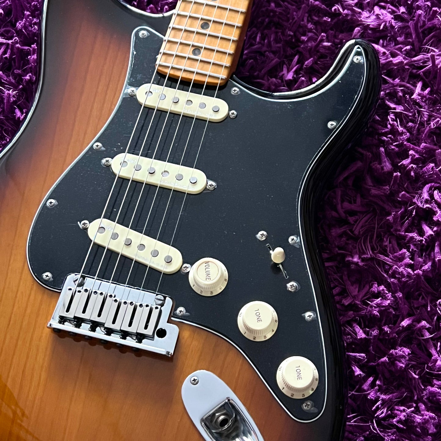 2021 Fender American Ultra Stratocaster Luxe 2-Colour Sunburst Maple Fingerboard (w/ OHSC)