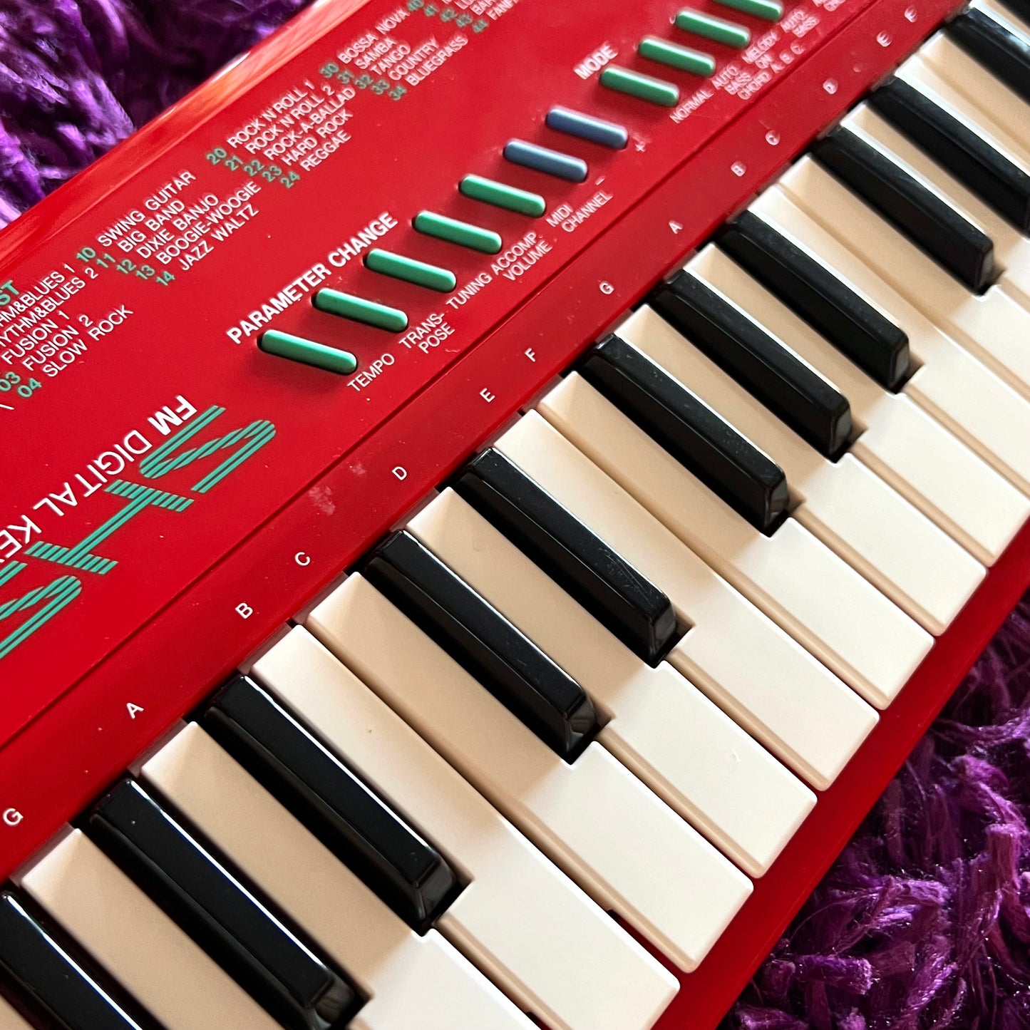 Yamaha SHS-10 Keytar Red w/ Strap & Case (Made in Japan)