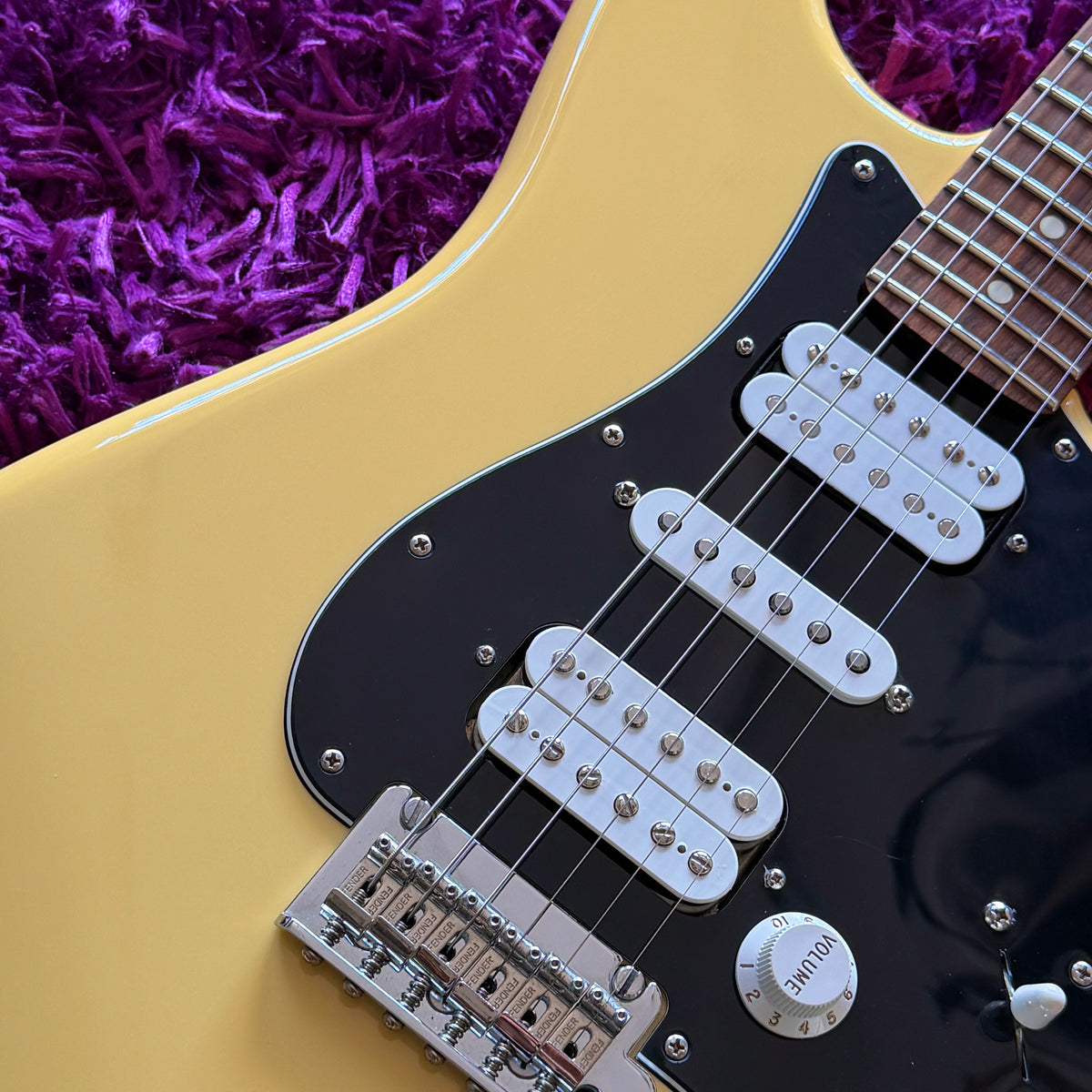 2020 Fender Player Stratocaster HSH Buttercream, Pau Ferro (Made in Mexico)