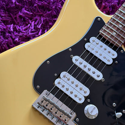 2020 Fender Player Stratocaster HSH Buttercream, Pau Ferro (Made in Mexico)
