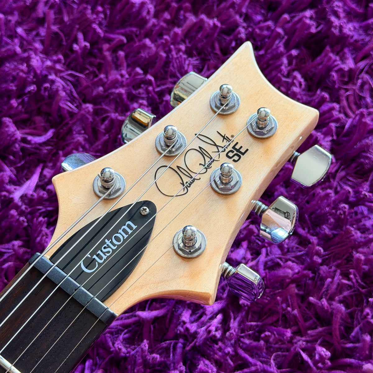 2022 PRS SE Custom 24 Bonnie Pink Double Cutaway Electric Guitar