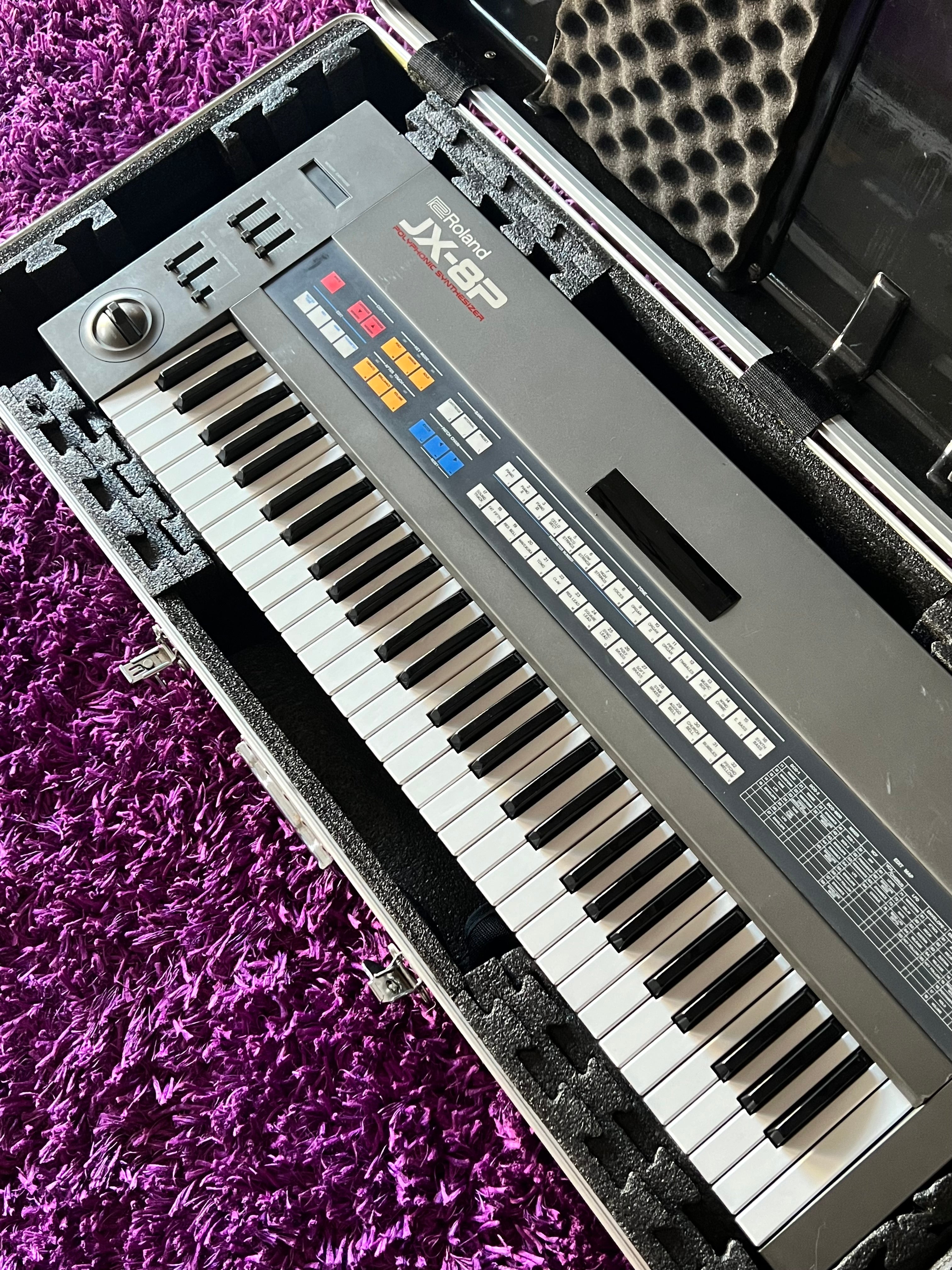 Roland JX-8P ヴィンテージシンセサイザー Roland JX-8P | Vintage Synth Explorer