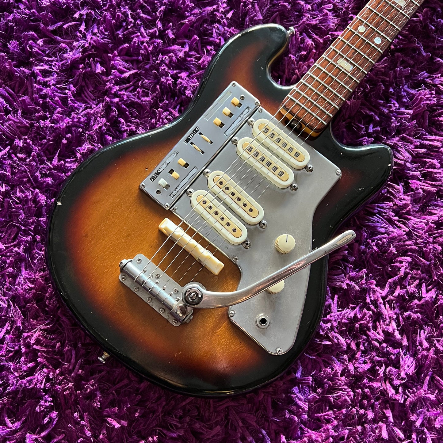 Early 1960s Guyatone LG-140T Electric Guitar (Tobacco Sunburst) (MIJ)