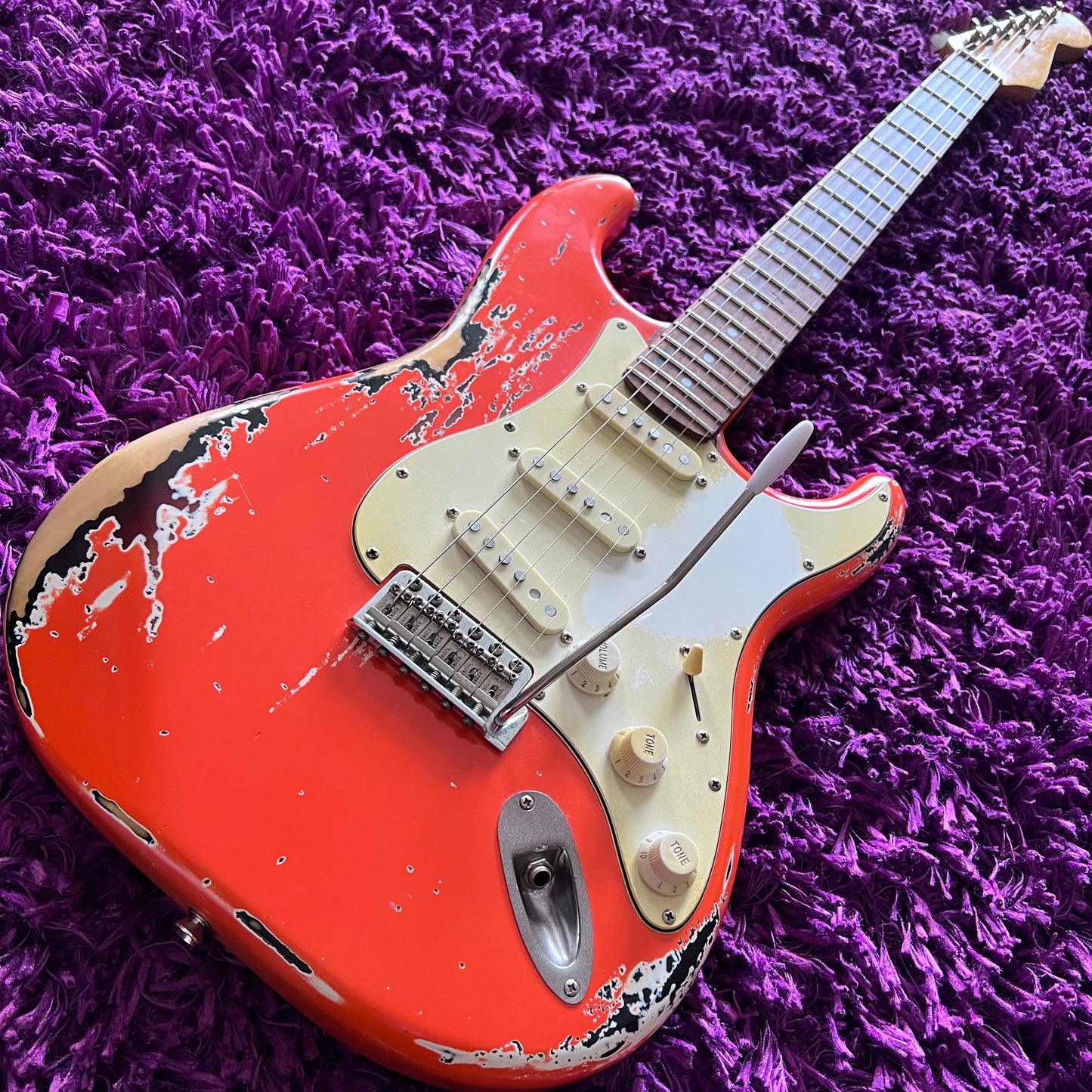 Relic'd Fender Style Stratocaster Fiesta Red Over Sunburst (Unknown Manufacturer)