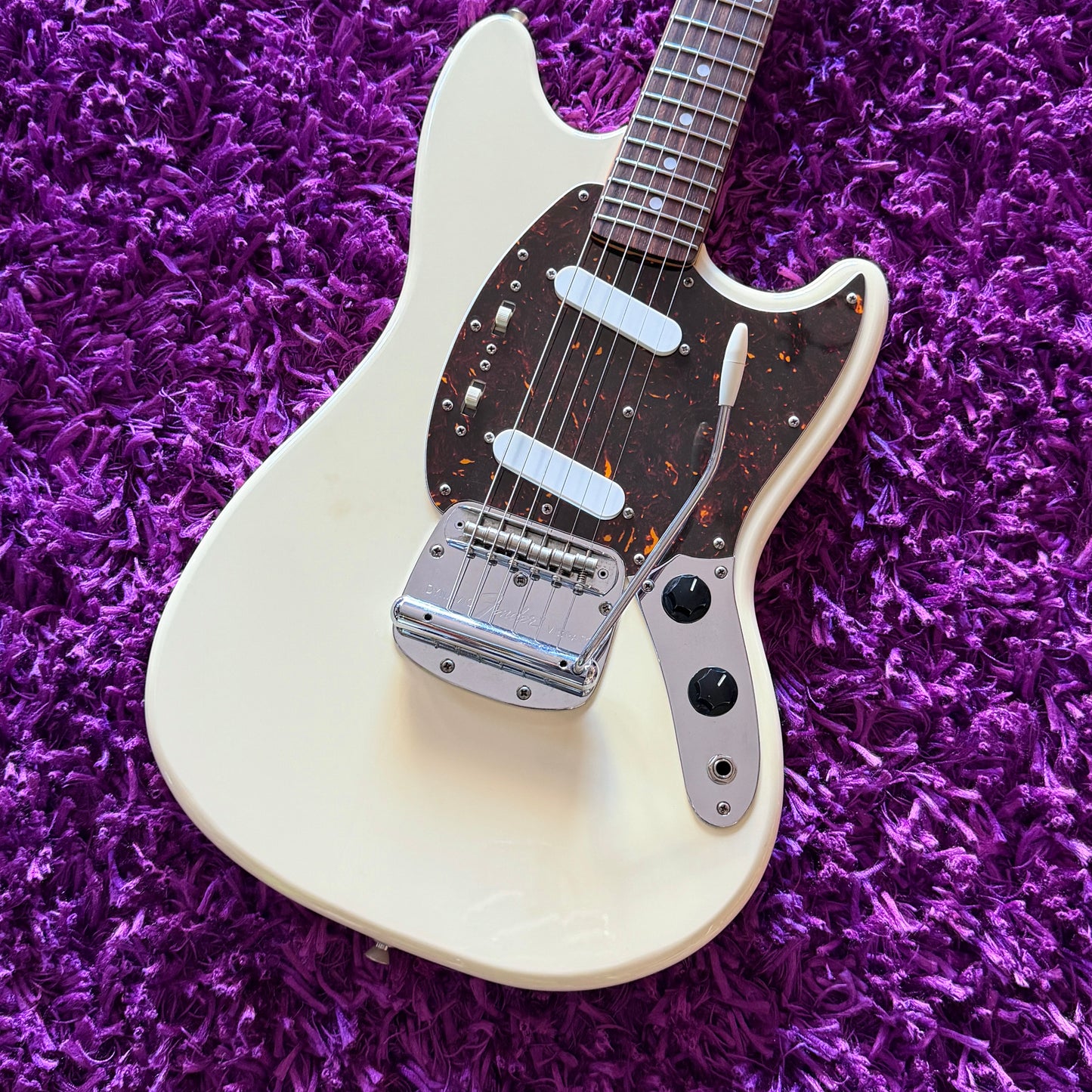 2004-05 Fender Mustang MG-66 VWH Vintage White (CIJ) (w/ HSC)