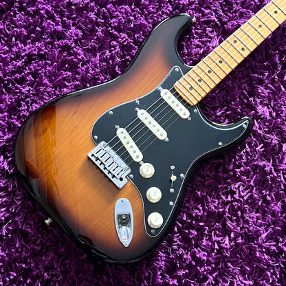 2021 Fender American Ultra Stratocaster Luxe 2-Colour Sunburst Maple Fingerboard (w/ OHSC)
