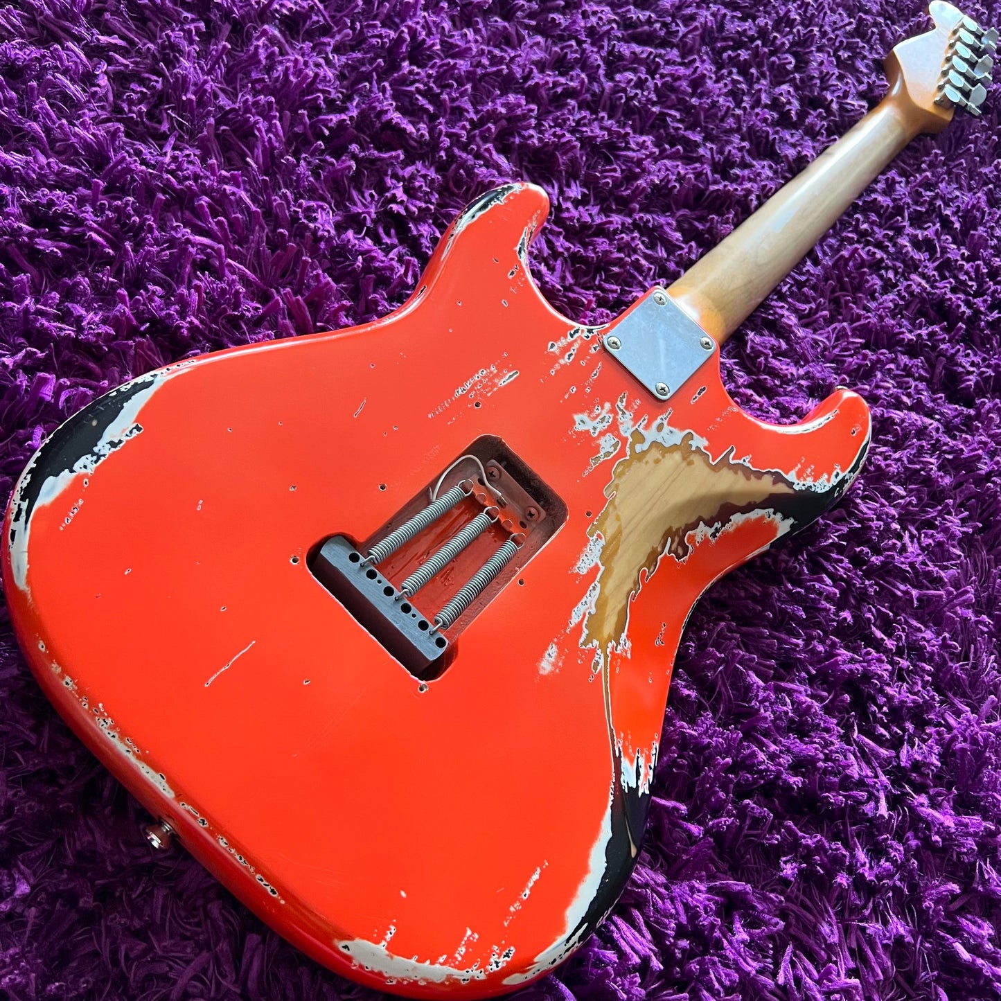 Relic'd Fender Style Stratocaster Fiesta Red Over Sunburst (Unknown Manufacturer)