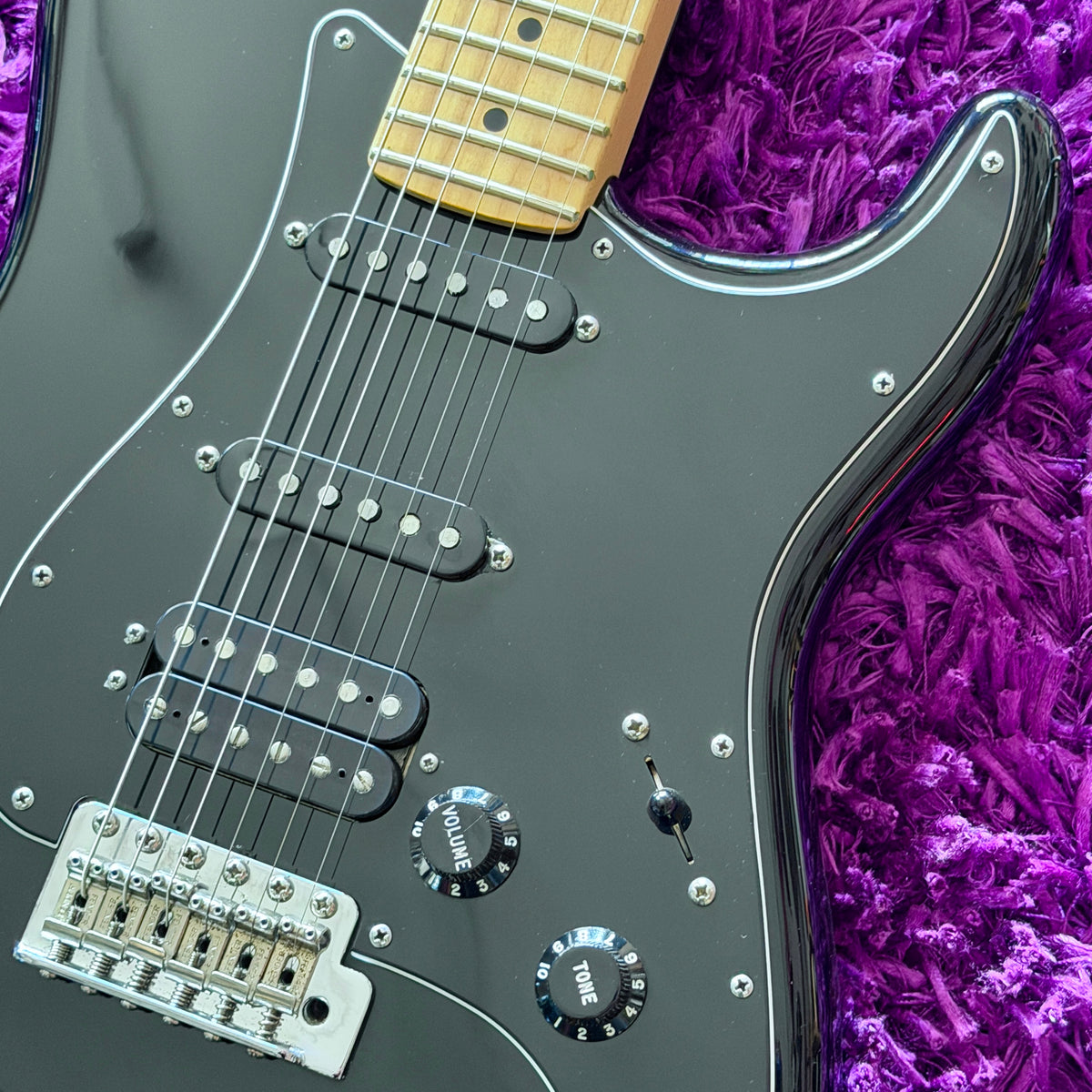 2018 Fender American Special Stratocaster HSS Black, Maple Neck (Made in USA)