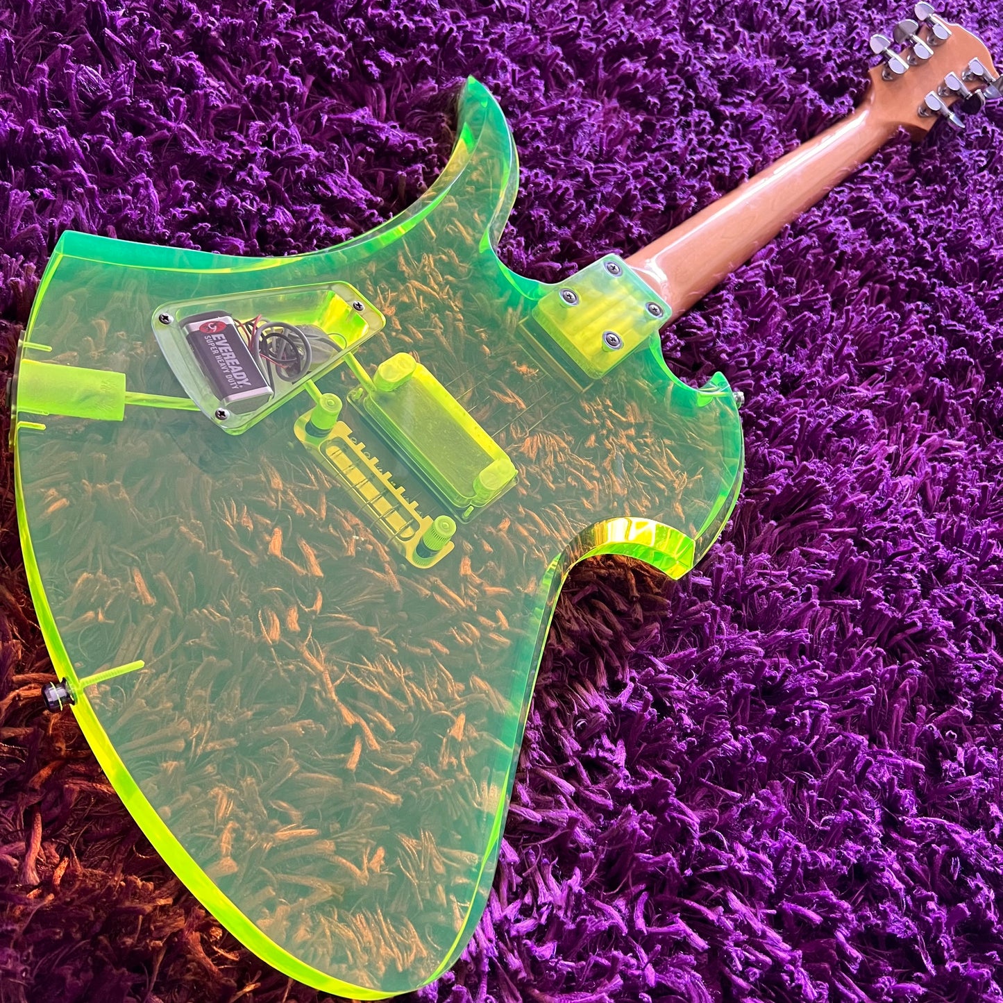 Fernandes MG-115C Acrylic Mockingbird Green Acrylic Transparent (Hide Signature)