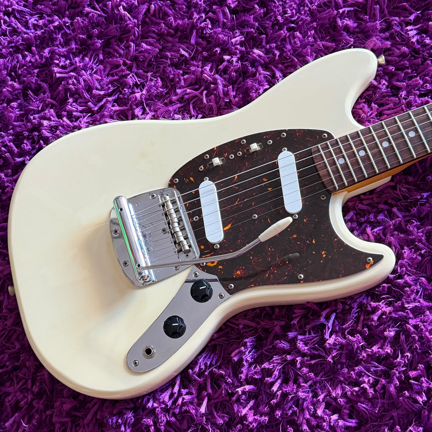 2004-05 Fender Mustang MG-66 VWH Vintage White (CIJ) (w/ HSC)