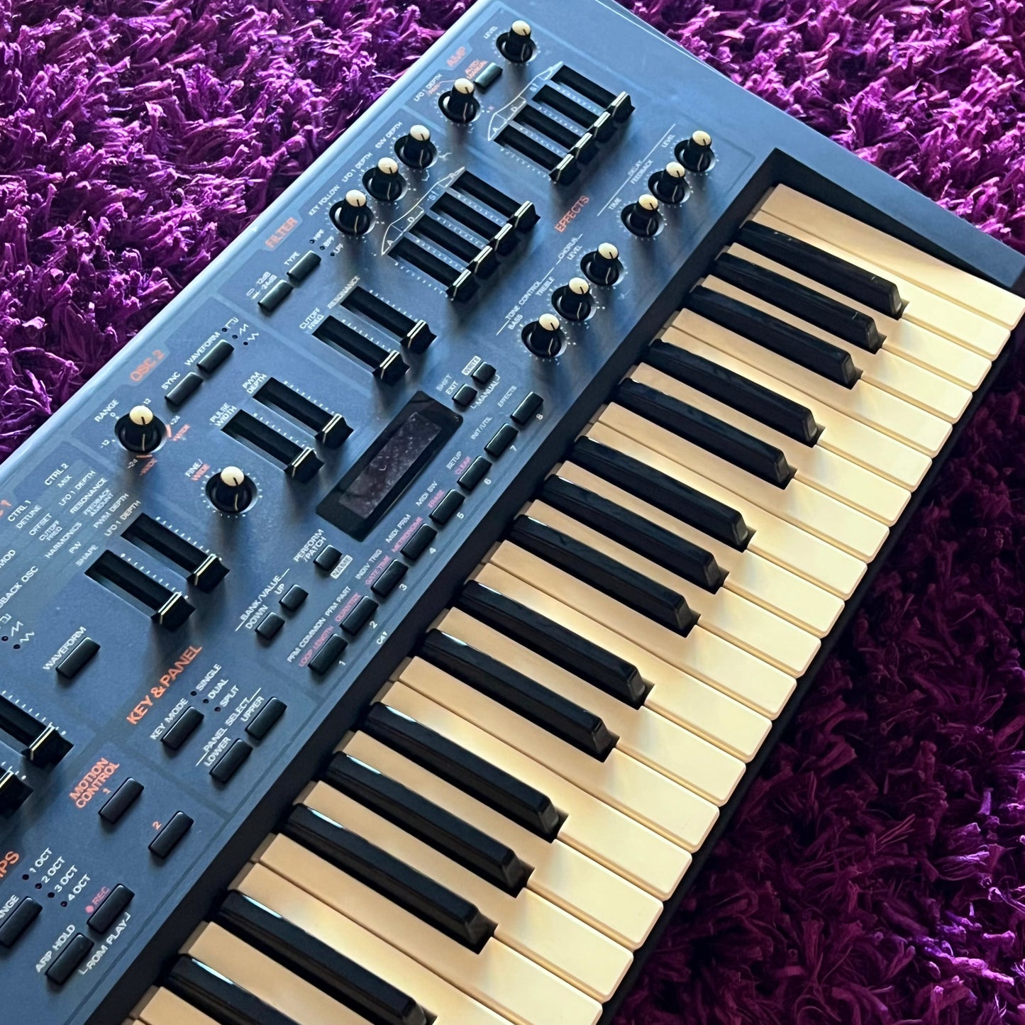 Late 1990s Roland JP-8000 Polyphonic Analog Modelling Synthesizer (Factory 240V)