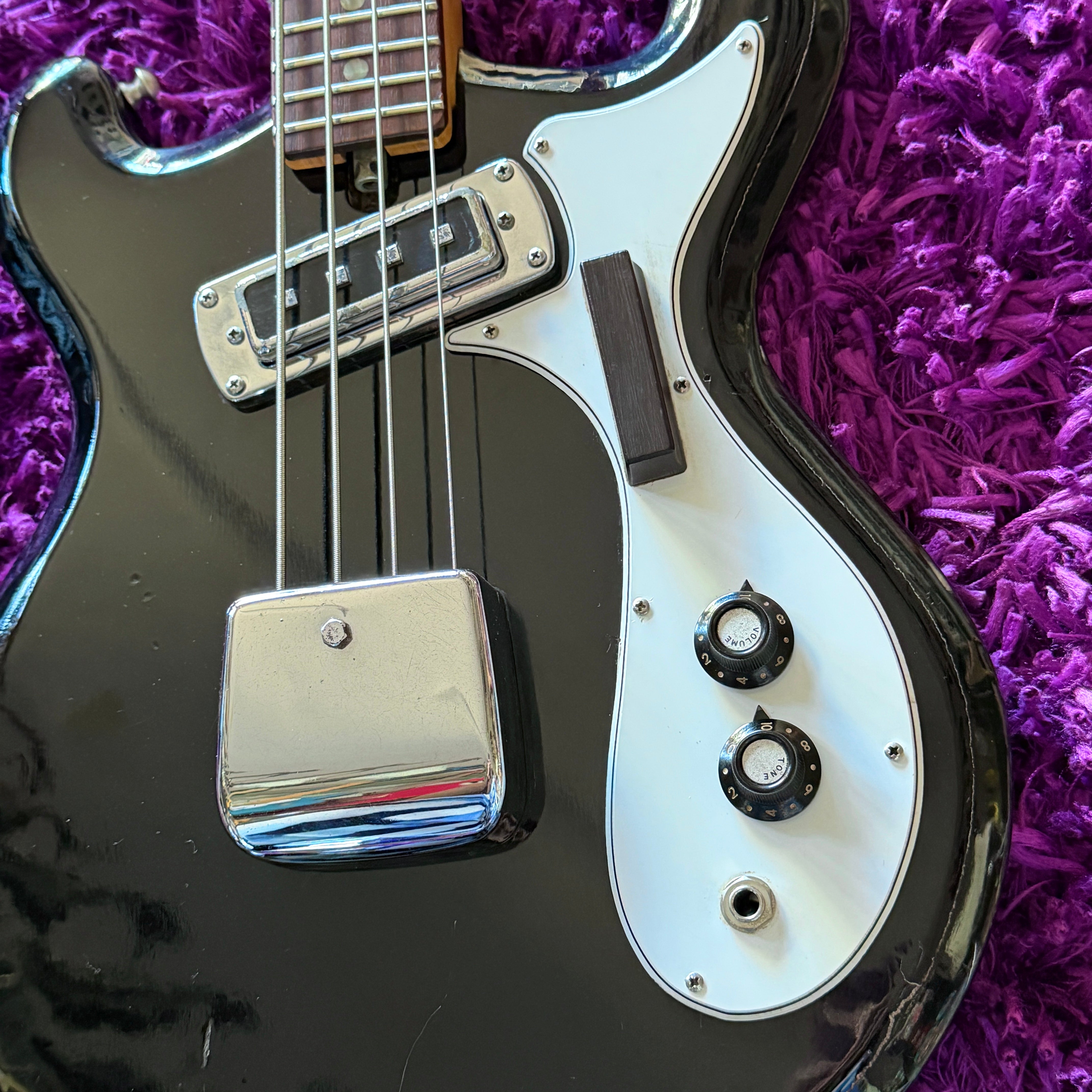 TEISCO BR-1 エレキベース スーパーショートスケール Late-1960s Teisco BR-1 Short-Scale Bass Guitar Black (MIJ) – Deep