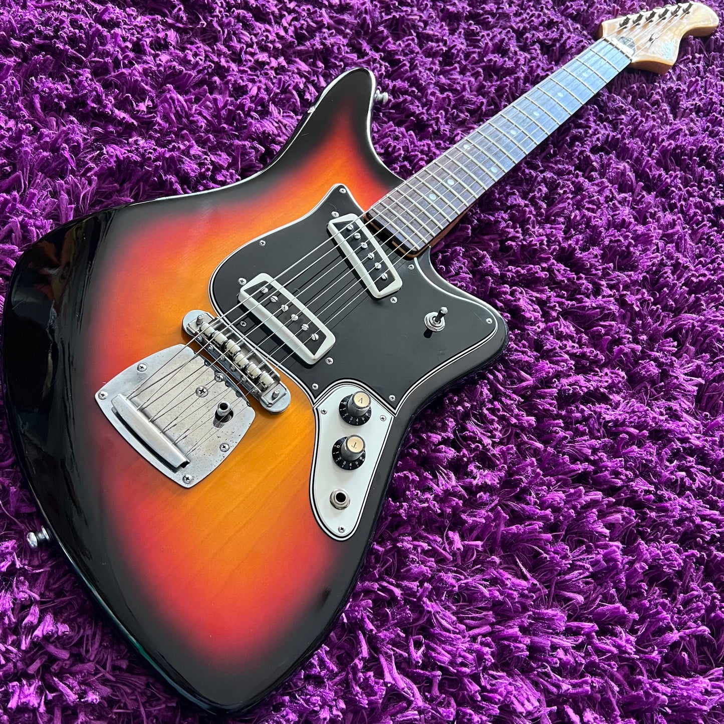 1969 Aria 1532T Bizarre Offset Electric Guitar Sunburst (MIJ Matsumoku)