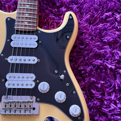 2020 Fender Player Stratocaster HSH Buttercream, Pau Ferro (Made in Mexico)