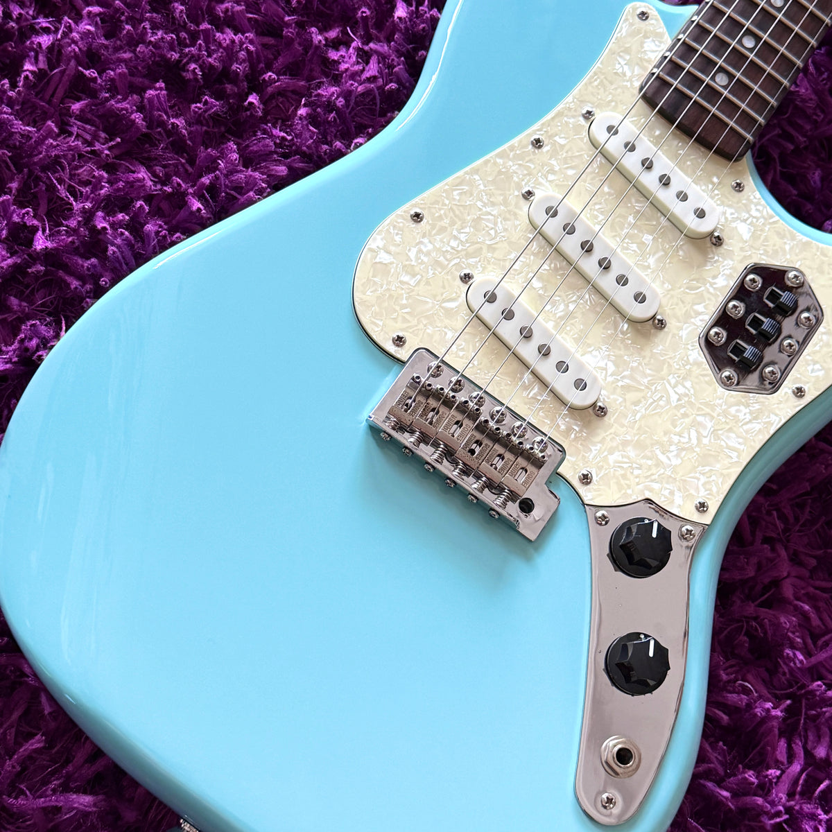 2020 Squier Paranormal Series Cyclone Daphne Blue