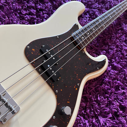 2004-05 Fender Precision Bass PB-62 '62 Reissue Vintage White