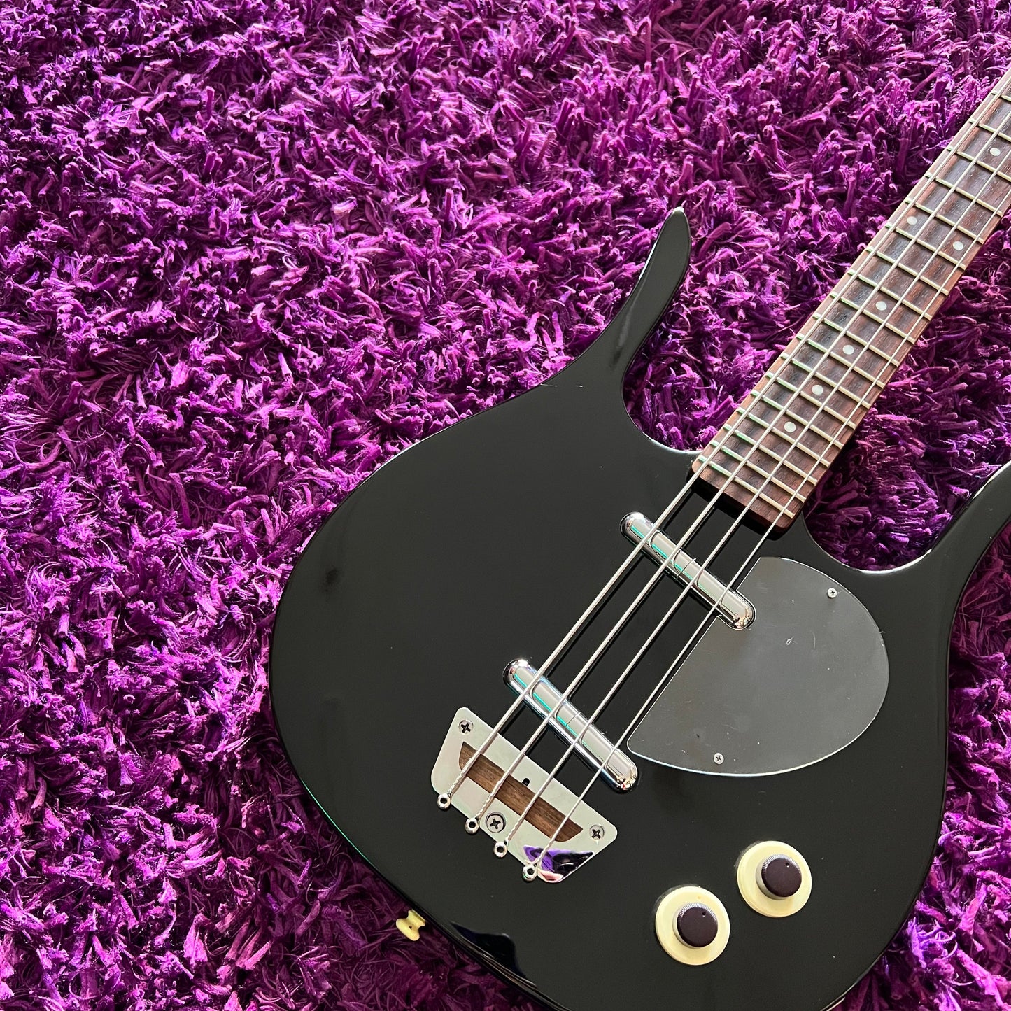 Danelectro Longhorn Bass Black Short Scale