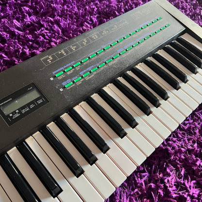 1980s Yamaha DX-21 FM Keyboard Synthesizer