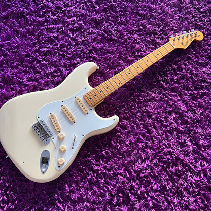 1986 Squier Stratocaster SST-30 Stratocaster Vintage White (E Serial MIJ)