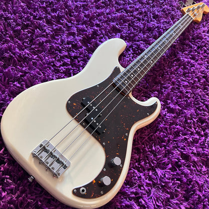 2004-05 Fender Precision Bass PB-62 '62 Reissue Vintage White