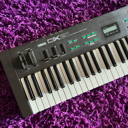 1980s Yamaha DX-21 FM Keyboard Synthesizer