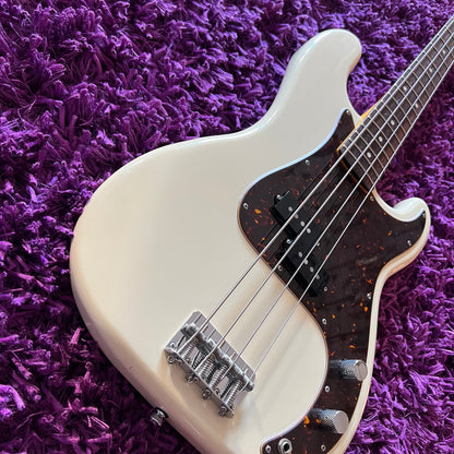 2004-05 Fender Precision Bass PB-62 '62 Reissue Vintage White