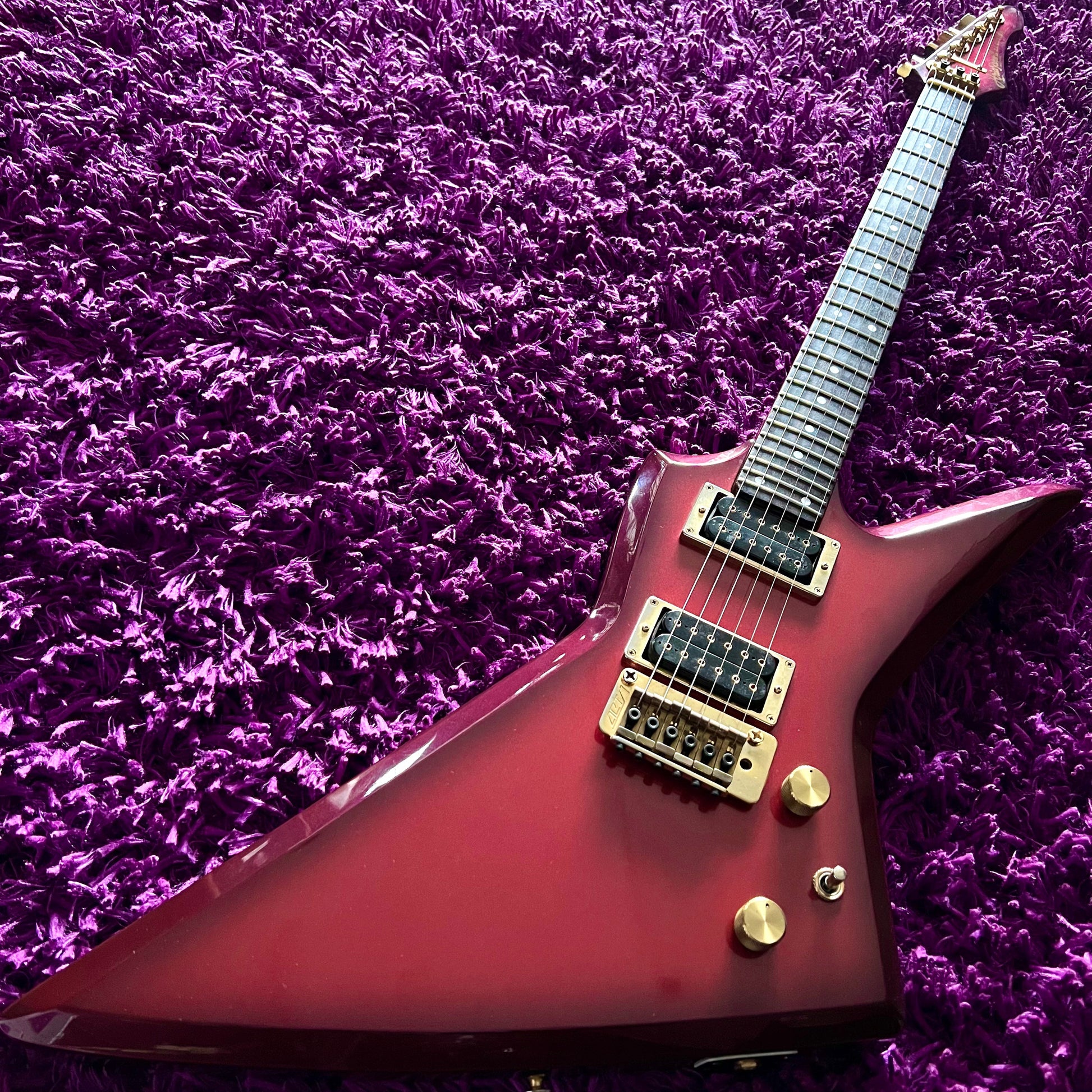 1982 Aria Pro II ZZ Custom Explorer Wine Red Burst (MIJ Matsumoku 1982 Aria Pro II ZZ Custom Explorer Wine Red Burst (MIJ Matsumoku