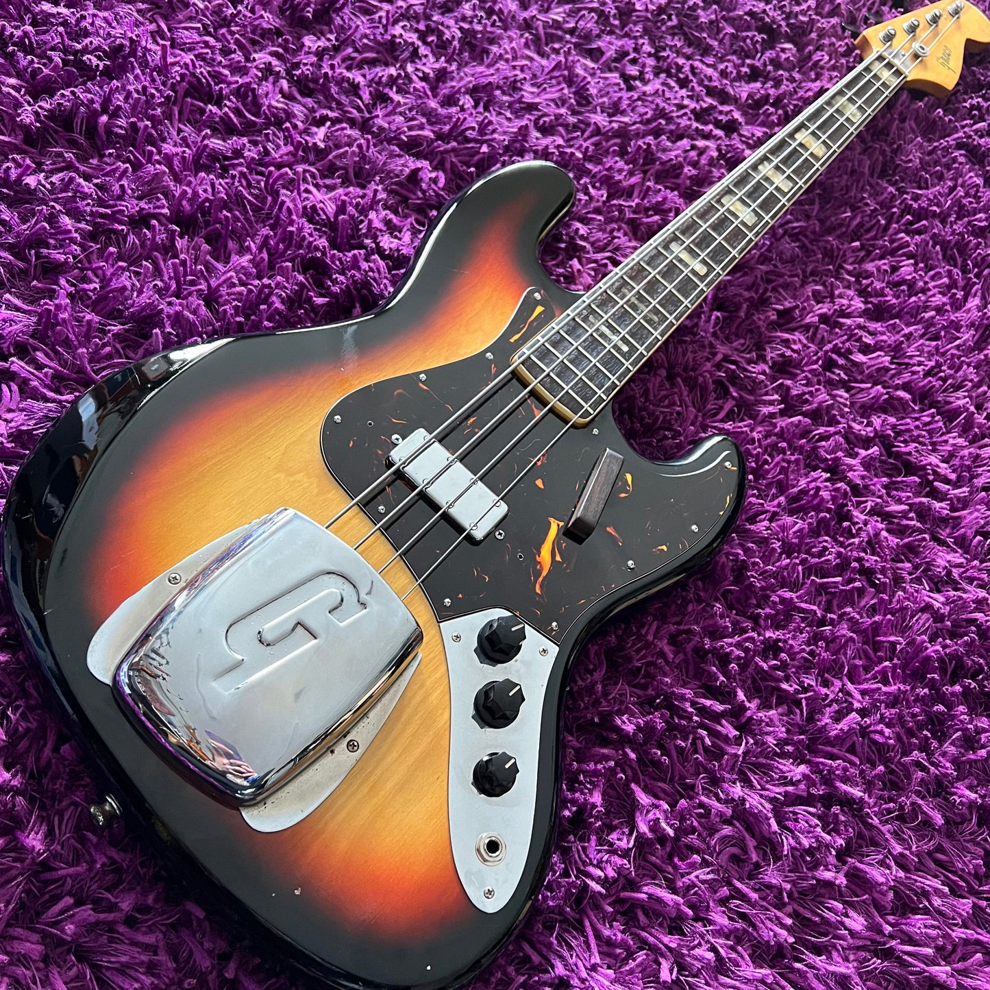 Early 1970s Greco Jazz Bass JB-380 3 Tone Sunburst (MIJ) – Deep Early 1970s Greco Jazz Bass JB-380 3 Tone Sunburst (MIJ) – Deep