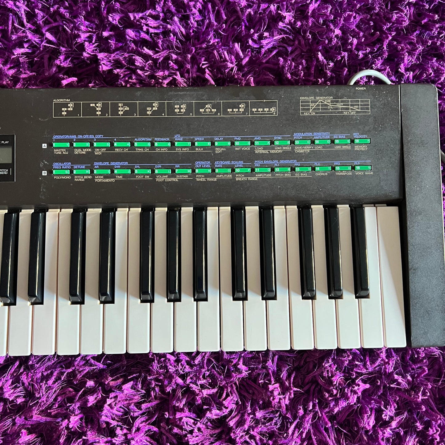 1980s Yamaha DX-21 FM Keyboard Synthesizer