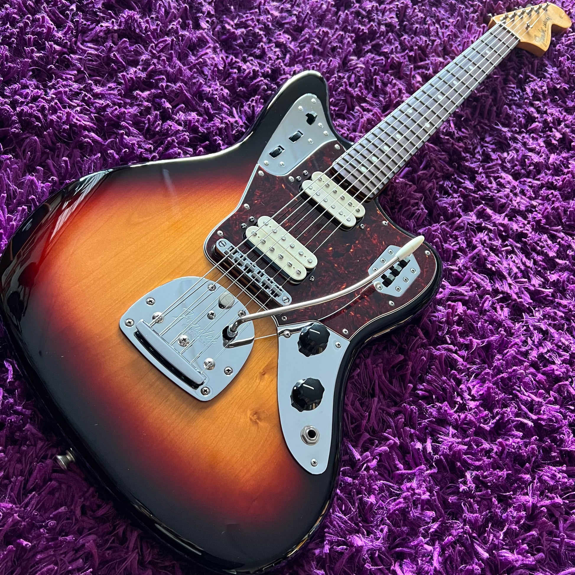 2017 Fender Classic Player Jaguar Special HH Sunburst (MIM) – Deep 2017 Fender Classic Player Jaguar Special HH Sunburst (MIM) – Deep