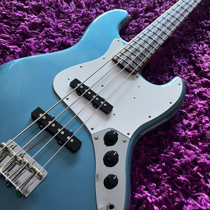 2004-05 Fender JB62-US Jazz Bass '62 Reissue Ice Blue Metallic w/ Matching Headstock (CIJ)
