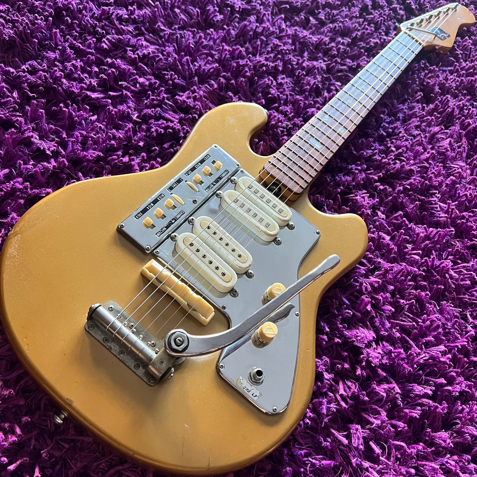 ギター GUYATONE LG-140T Guyatone LG-140T Electric Guitar, Rosewood Fingerboard