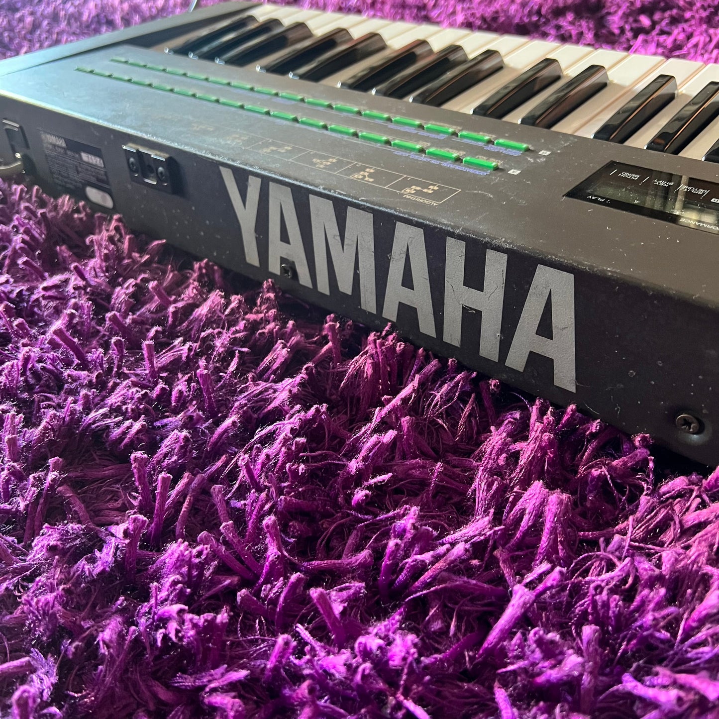 1980s Yamaha DX-21 FM Keyboard Synthesizer