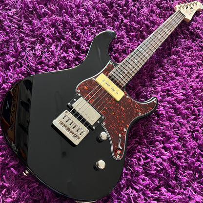 Yamaha Pacifica 311H Electric Guitar Black (PAC311HBL)