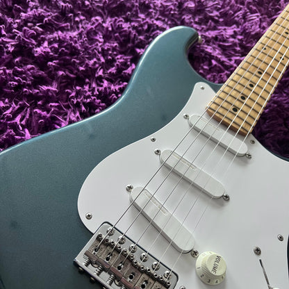 2002-04 Fender ST54-95LS '54 Stratocaster Reissue Lace Sensor Gun Metallic Blue (CIJ)