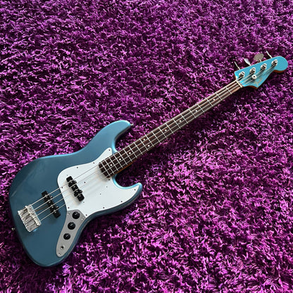 2004-05 Fender JB62-US Jazz Bass '62 Reissue Ice Blue Metallic w/ Matching Headstock (CIJ)