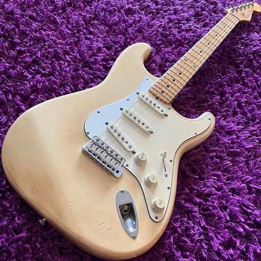 1993-94 Fender Stratocaster ST-362 Aged Nicotine White (MIJ)