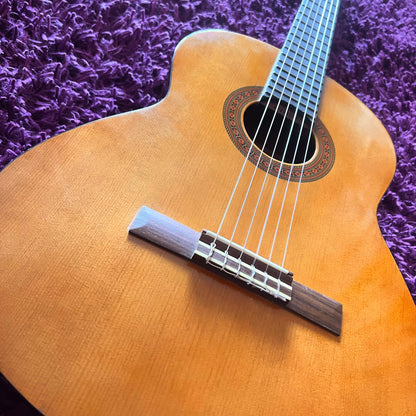 Yamaha C-40 Student Classical Nylon String Guitar