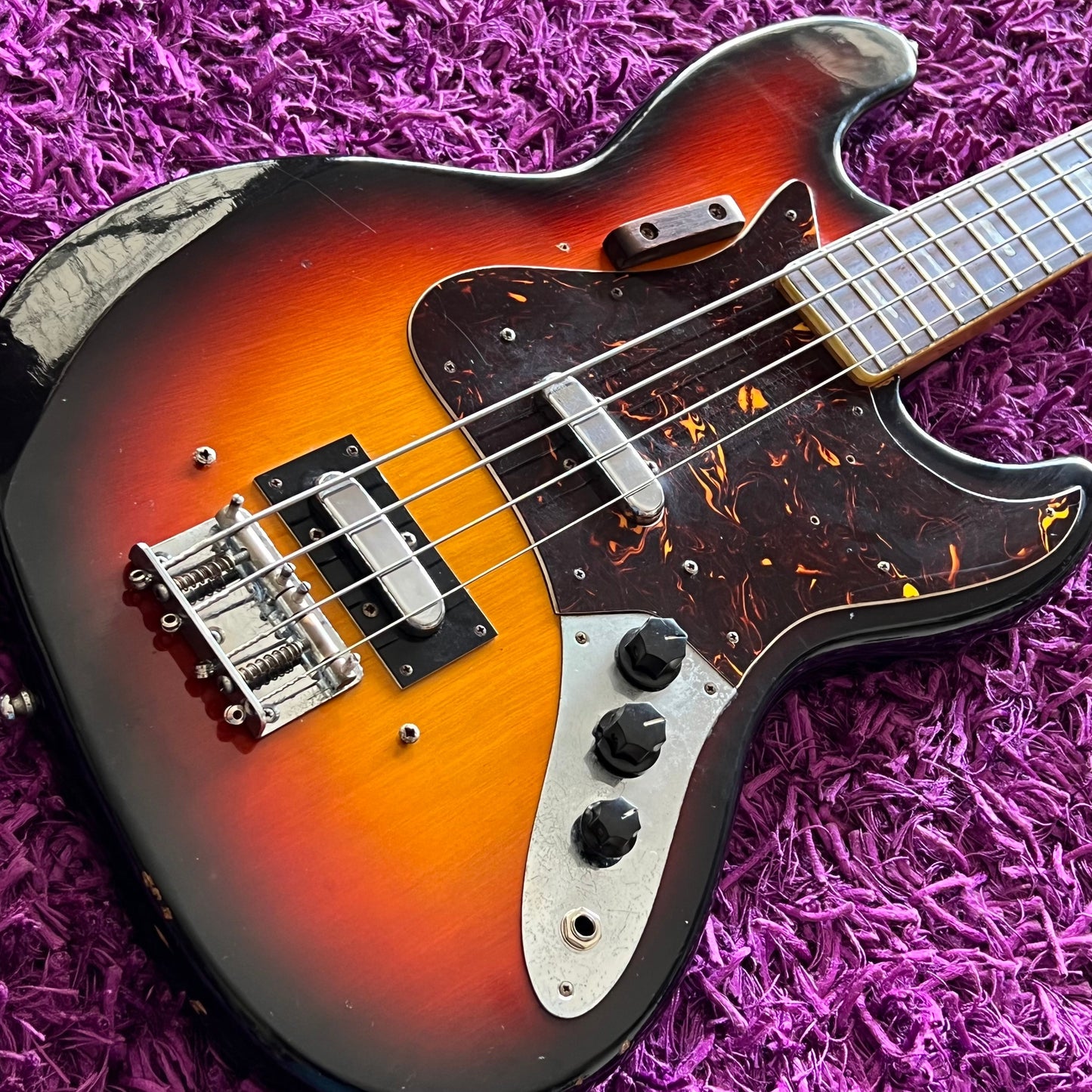 Gibbon 1970s Jazz Bass Lawsuit Copy (Made in Japan)