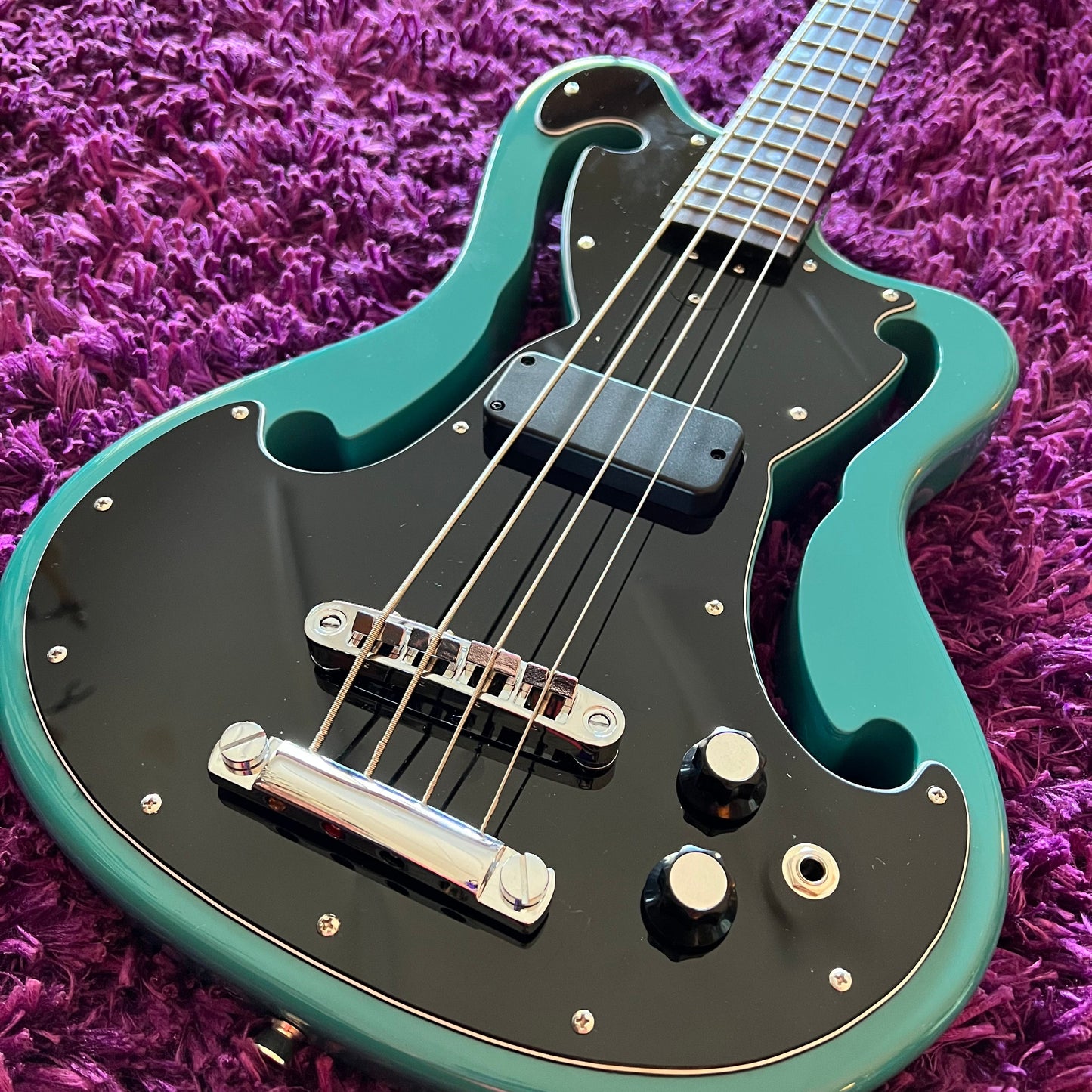 Bacchus Scroll Bass BEB-1 Teal Green Ampeg Copy