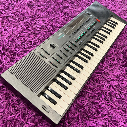 Yamaha MK-100 PortaSound Retro Synthesizer (+Carry Case & Manual)