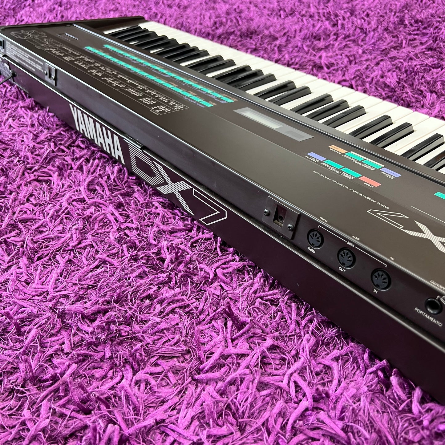 Yamaha DX7 Keyboard Synthesizer (w/ Branded Case) (Made in Japan)